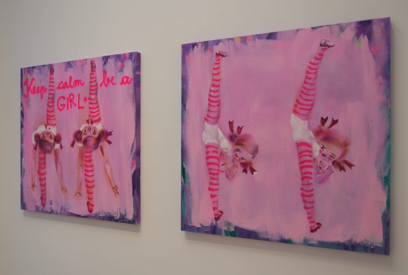 Katja Tukiaisen maalauksia Makasiini Contemporary -galleriassa Turussa